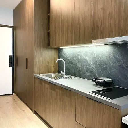 דירה Golden Tower - Skyline View 12th Floor *