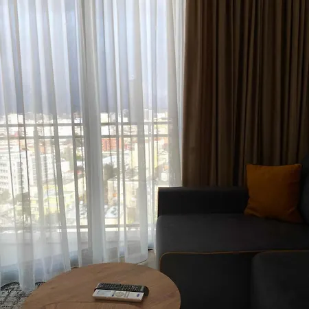 דירה Golden Tower - Skyline View 12th Floor טיראנה